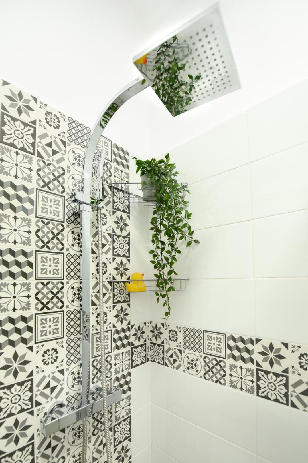 City Center Getaway - Cozy Accommodation For Your Perfect Stay Bucharest Room photo