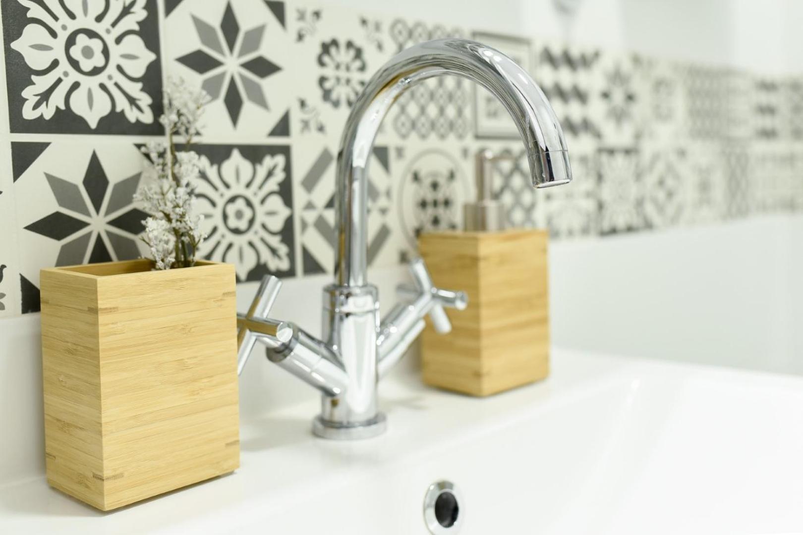 City Center Getaway - Cozy Accommodation For Your Perfect Stay Bucharest Room photo