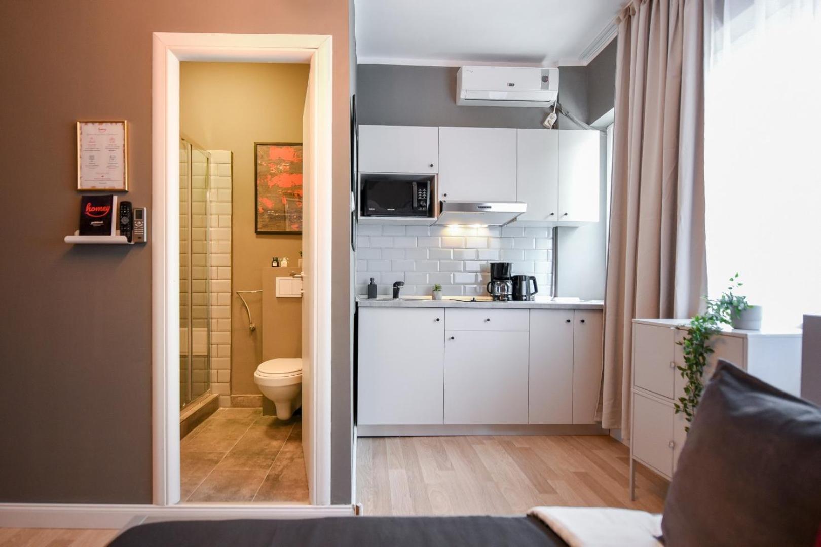 City Center Getaway - Cozy Accommodation For Your Perfect Stay Bucharest Room photo